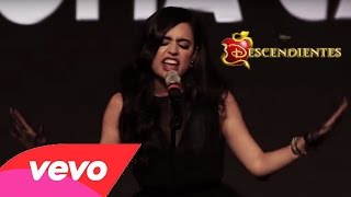 Sofia Carson enseñando a hablar español a Dove Cameron [upl. by Aitnas]