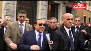 Senato contestato Berlusconi al suo arrivo Lui quotVergognaquot 16032013 [upl. by Ycniuqal]